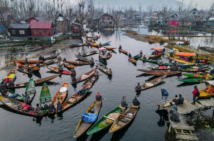 Shikaras on Dal Lake in Srinagar, Kashmir